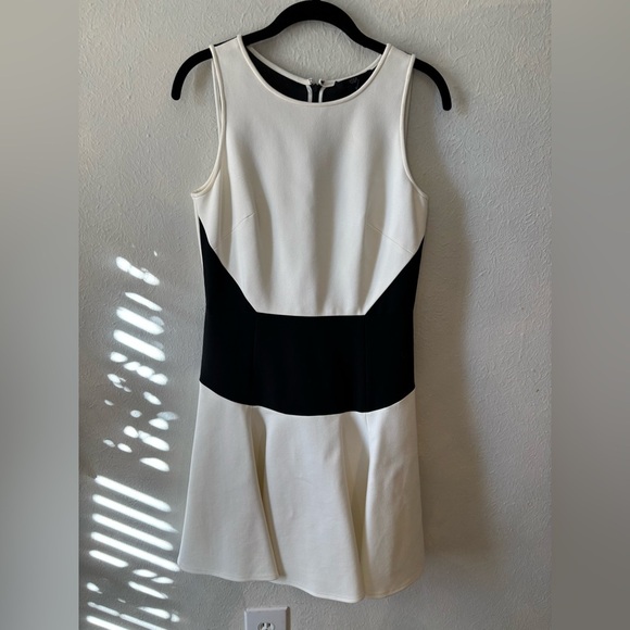 Tibi Dresses & Skirts - Tibi Black and‎ White Mini
